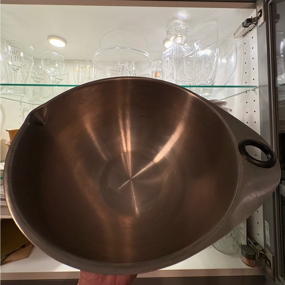 Pampered Chef Stainless Steel Mixing Bowl 24 Cup 6L Pour Spout & Handle - Picture 5 of 10